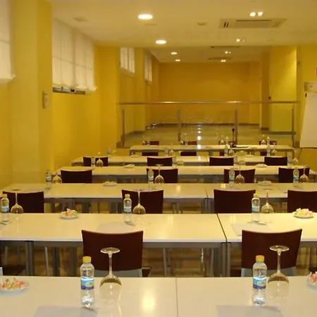Palacio Congresos Отель 3*